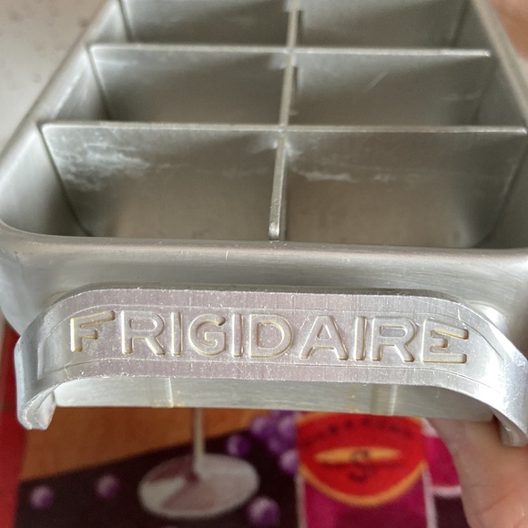 Vintage Frigidaire Metal Ice Cube Tray - Picture 4 of 4